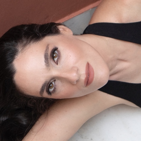 Εύα Σιμάτου: Συνέντευξη για την παράσταση «Μάνα Κουράγιο και τα παιδιά της»