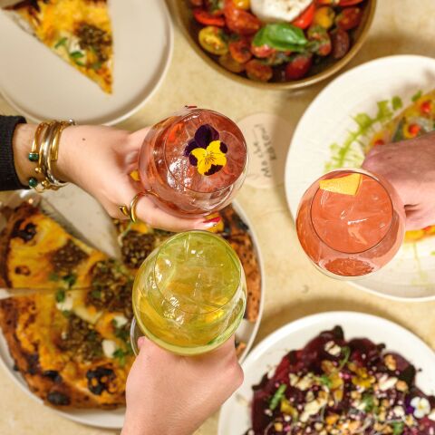 Ma Che Vuoi: στην ολοκαίνουργια spritzeria του κέντρου για πίτσα και aperitivo