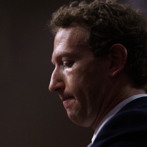 Τι ζητούν τώρα από τον Μαρκ Ζάκερμπεργκ οι Ελεγκτες Περιεχομένου της ΜΕΤΑ 