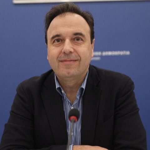 Δημήτρης Παπαστεργίου: Ο συγκινητικός αποχαιρετισμός στον πατέρα του Κώστα και η τρυφερή φωτογραφία από τα παιδικά του χρόνια