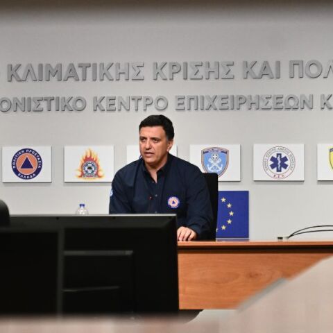 Βασίλης Κικίλιας για επιδείνωση του καιρού: Οι πολίτες να προσέχουν και να ακολουθούν τις οδηγίες των αρχών - Έκτακτο Δελτίο εξέδωσε η ΕΜΥ.