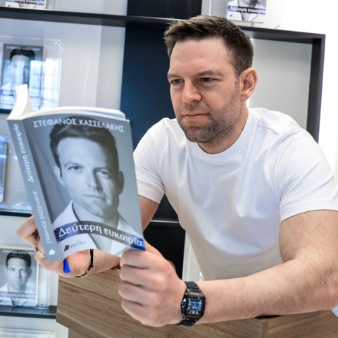 Ο Στέφανος Κασσελάκης εξηγεί γιατί έγραψε στο βιβλίο του για τη χρήση κοκαΐνης