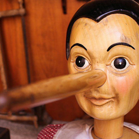 Ψέματα: Από τα λευκά μέχρι τα μπλε – Γιατί τα επιλέγουμε και ποιες είναι οι συνέπειες