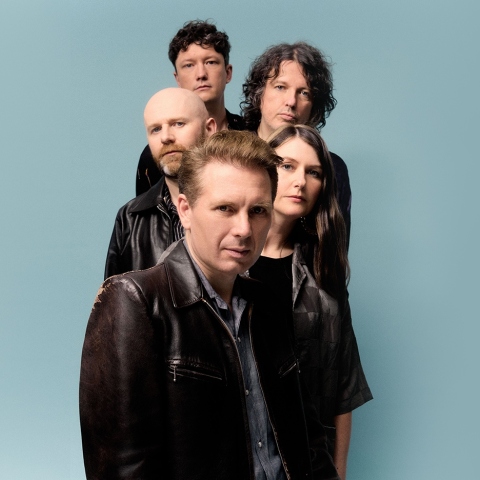 Franz Ferdinand: Ο Alex Kapranos μιλάει στην Athens Voice για το νέο τους άλμπουμ «Human Fear», την ελληνική καταγωγή του, τη μουσική και τη ζωή του.