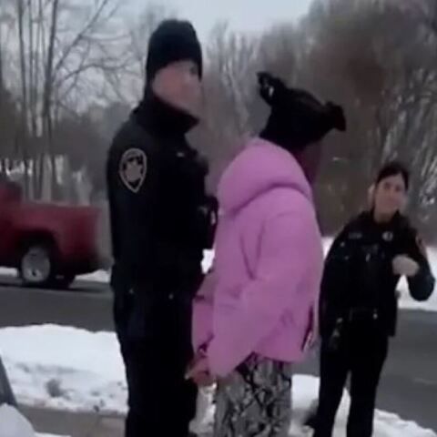 astynomikoi-nea-yorki-syllipsi