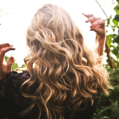 Πώς να μακρύνω τα μαλλιά μου; - Η οικονομική απάντηση στο αιώνιο ερώτημα