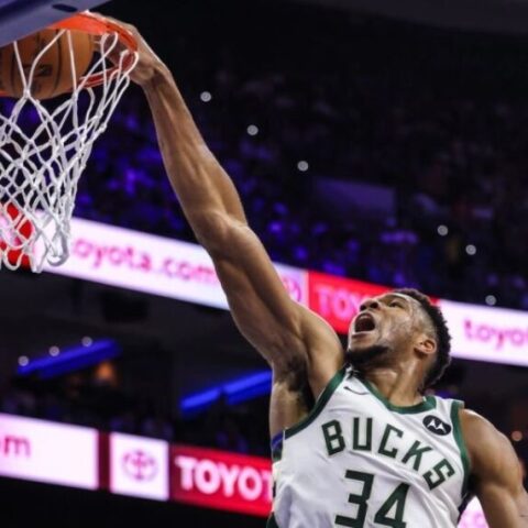 Ο Γιάννης Αντετοκούνμπο…αντιμέτωπος με την οικογένειά του