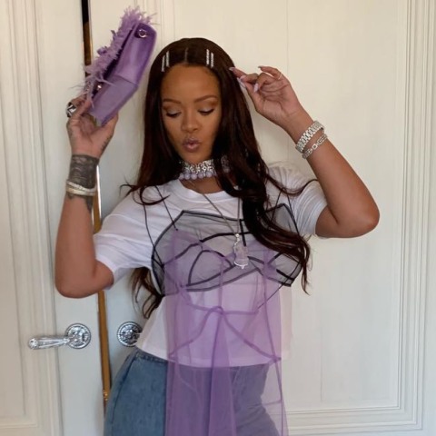 Κολιέ με πέρλες: Πώς να το συνδυάσετε για τη φετινή σεζόν 