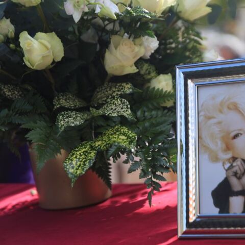 Καίτη Γκρέυ: Εικόνες από το τελευταίο αντίο στη σπουδαία τραγουδίστρια