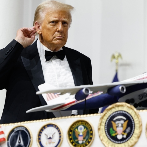 Ντόναλντ Τραμπ: Η διεθνής της απολυταρχίας αντεπιτίθεται