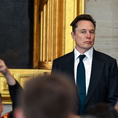 ΗΠΑ: Αντιπαράθεση του Έλον Μασκ με τη Wikipedia έπειτα από την αμφιλεγόμενη χειρονομία του στην τελετή ορκωμοσίας του Ντόναλντ Τραμπ