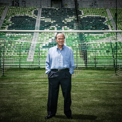 Μίμης Δομάζος: Στάση και στη Λεωφόρο για τον «Στρατηγό» πριν το λαϊκό προσκύνημα 