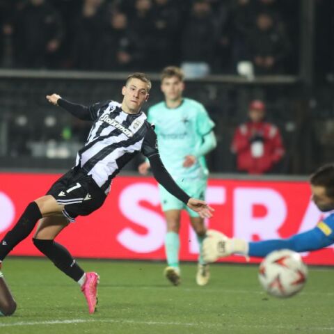 Ο ΠΑΟΚ λύγισε με 2-0 τη Σλάβια στην Τούμπα πραγματοποιώντας εξαιρετική εμφάνιση και πανηγύρισε την τρίτη διαδοχική νίκη του στην League Phase του Europa League.