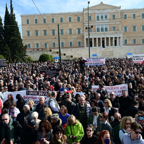 Σε εξέλιξη το συλλαλητήριο για τα Τέμπη στο Σύνταγμα 