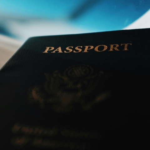 Τι αλλάζει με τα διαβατήρια εκατομμυρίων ανθρώπων στις ΗΠΑ 