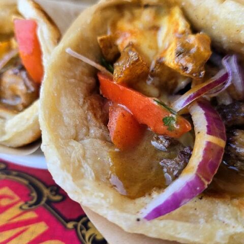 «Ευλόγησον»: φάγαμε το πιο ευλογημένο σουβλάκι της Αθήνας