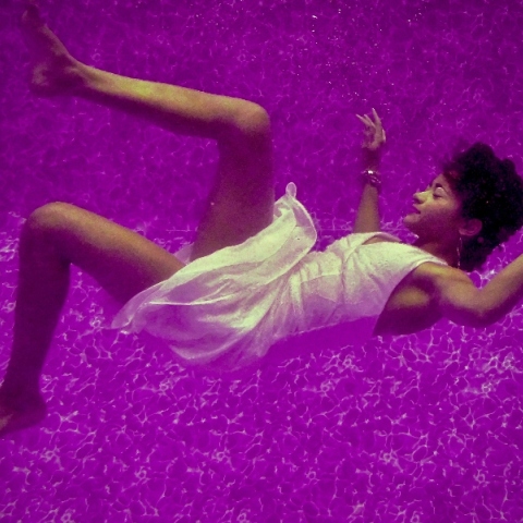 Όλοι μας κάποτε έχουμε νιώσει το αίσθημα της πτώσης στον ύπνο μας και να τι συμβαίνει στο σώμα μας 