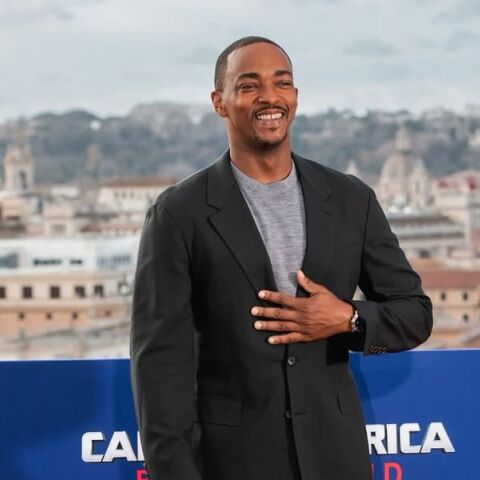 O Άντονι Μακί διευκρινίζει τις δηλώσεις του όσον αφορά τον Captain America