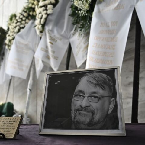 Κηδεία Ιάσονα Τριανταφυλλίδη: Εικόνες από το τελευταίο «αντίο» στον δημοσιογράφο 