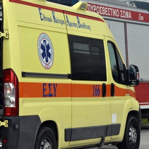 Ασθενοφόρο και πυροσβεστική