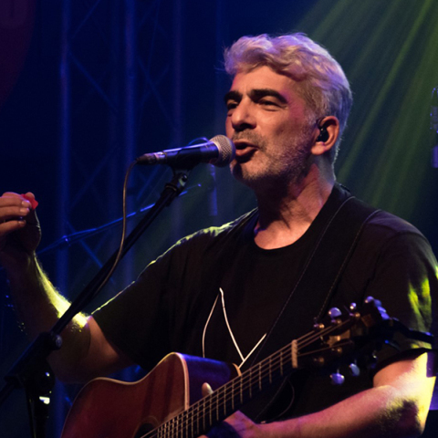 Ο Δημήτρης Μυστακίδης και η λαϊκή κιθάρα ως πρωταγωνίστρια