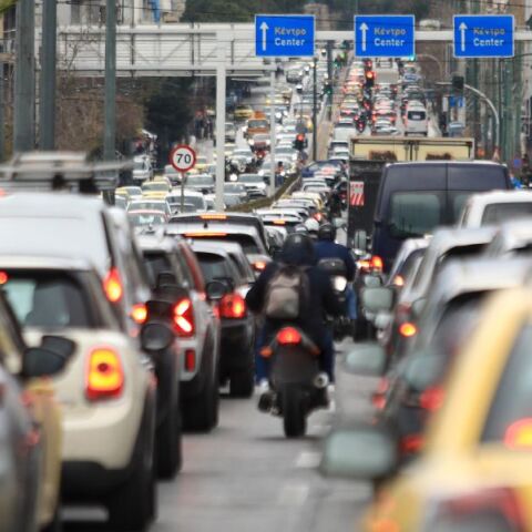 Η ΑΑΔΕ πατάει το κουμπί με ηλεκτρονικές διασταυρώσεις για ανασφάλιστα ΙΧ και οχήματα με απλήρωτα τέλη κυκλοφορίας και ΚΤΕΟ - Προβλέπονται αυστηρά πρόστιμα