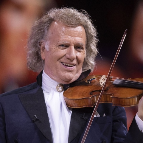 Συνέντευξη του μεγάλου βιολιστή και μαέστρου, Αντρέ Ριέ, πριν την διπλή φαντασμαγορική συναυλία του στο ΟΑΚΑ