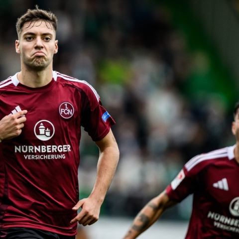 Στέφανος Τζίμας: Starboy από τη Θεσσαλονίκη