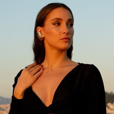 Tι μουσική ακούει η Evangelia