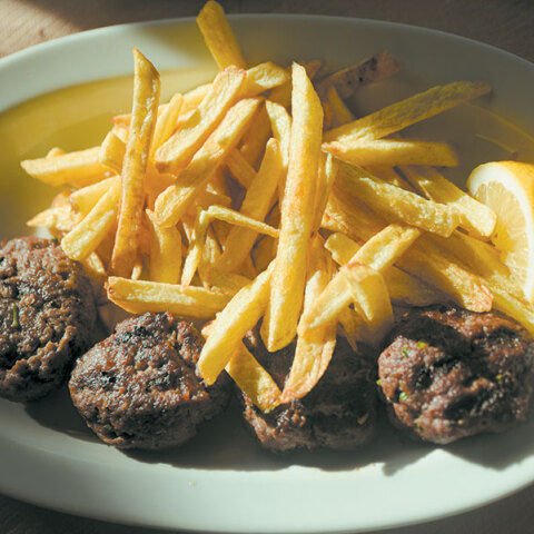 Ταβέρνα Μπάμπης: Η παράδοση της ελληνικής κουζίνας με ιστορία από το 1967