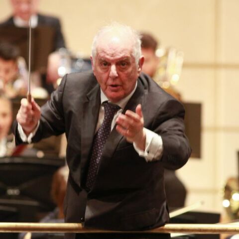 Ο Ντάνιελ Μπάρενμπόιμ ανακοίνωσε ότι πάσχει από τη νόσο του Πάρκινσον - Ο 82χρονος μαέστρος παραιτήθηκε από την Κρατική Όπερα του Βερολίνου το 2023