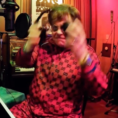 Το ξέσπασμα του Έλτον Τζον 