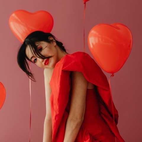 Κόκκινο φόρεμα: Τα σχέδια που ξεχωρίσαμε στην αγορά 