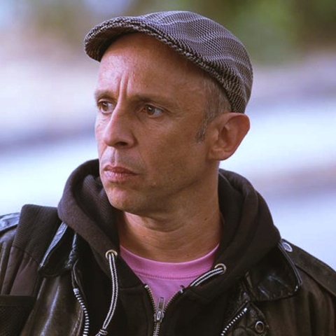 Πάρις Κούτσικος: Κάθε έργο-γράμμα διηγείται μια σουρεαλιστική ιστορία