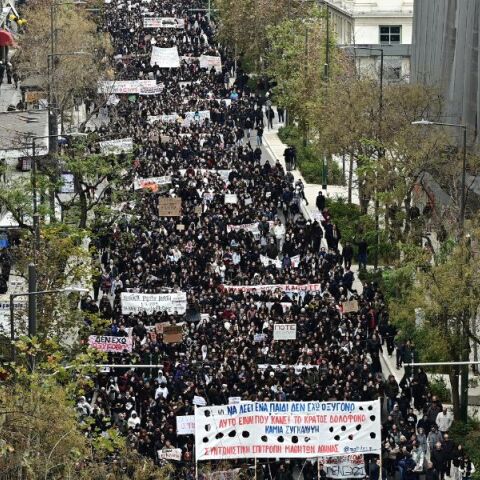 Πανεκπαιδευτικό συλλαλητήριο για την τραγωδία των Τεμπών - Μεγάλη συμμετοχή στην Αθήνα - Κινητοποιήσεις σε όλη τη χώρα - Εικόνες από την πορεία 