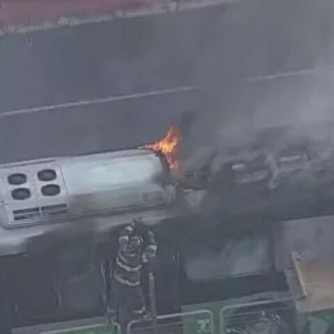 Bραζιλία: Μικρό αεροσκάφος έπεσε πάνω σε λεωφορείο - Δυο νεκροί