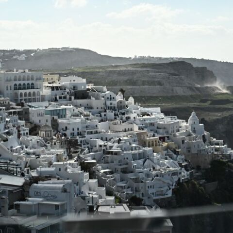 ΕΚΠΑ: Χαρακτηριστικά σεισμικού σμήνους δείχνει η έως τώρα σεισμική δραστηριότητα σε Σαντορίνη - Αμοργό