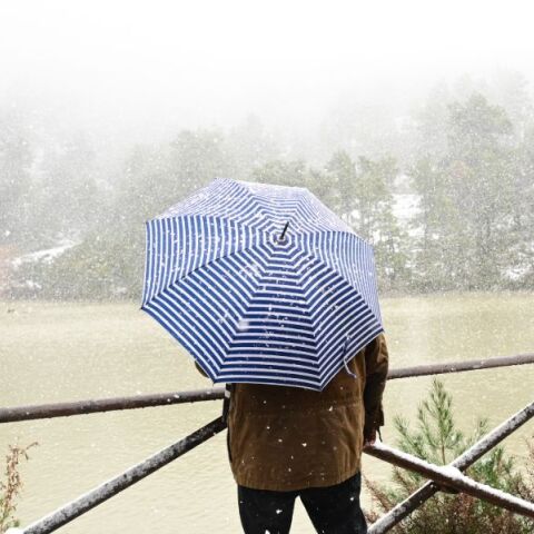 Καιρός: Πού θα χιονίσει σήμερα - «Τσουχτερό» το κρύο την Κυριακή