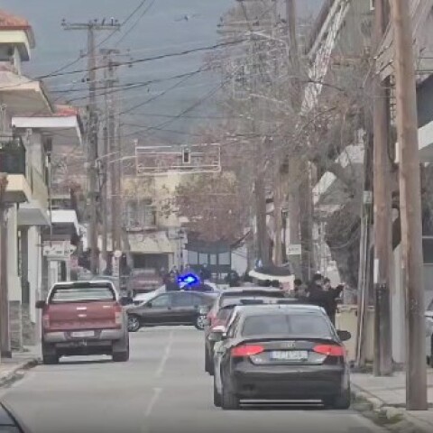 «Μη με πλησιάσετε, έχω χειροβομβίδα»: Πώς συνέβη το διπλό έγκλημα στη Λάρισα