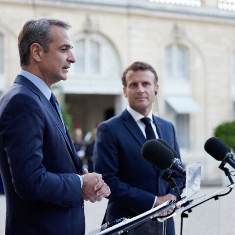 Συνάντηση Μητσοτάκη - Μακρόν σήμερα στο Παρίσι 