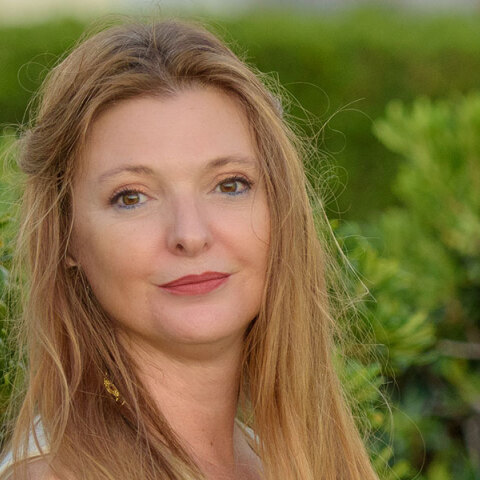 Riζituals: Το νέο θεραπευτικό μουσικό ταξίδι της Ξανθούλας Ντακοβάνου