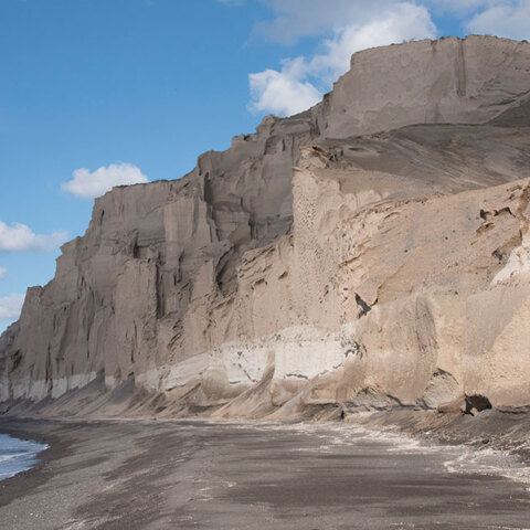 Σαντορίνη: Αυτοί που φεύγουν κι αυτοί που μένουν