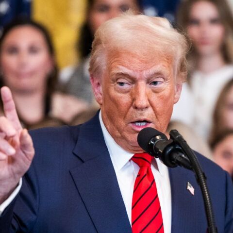 «Στον αέρα» η εκεχειρία στη Γάζα: Η Χαμάς αναβάλλει την απελευθέρωση ομήρων και ο Τραμπ απειλεί