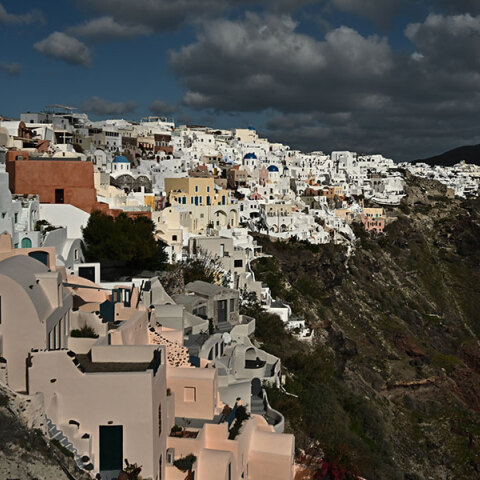 Σεισμοί στη Σαντορίνη: Κι αν δεν είναι προσωρινή η κατάσταση;