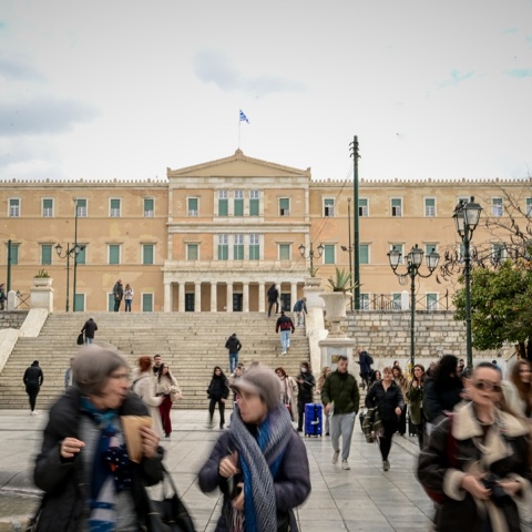 Πολίτες στην πλατεία Συντάγματος