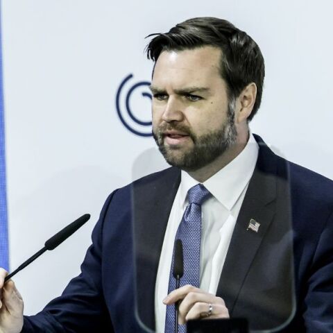 Για σοβιετικές πρακτικές και λογοκρισία κατηγορεί την Ευρώπη ο Τζέι Ντι Βανς 