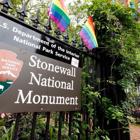 ΗΠΑ: Αναφορές στις λέξεις «τρανς» και «κουίρ» αφαιρέθηκαν από την ιστοσελίδα της αμερικανικής κυβέρνησης αφιερωμένη στο Εθνικό Μνημείο του Στόουνγουολ