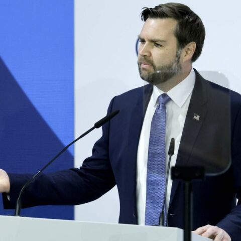 Βανς στη Διάσκεψη του Μονάχου: Εξαπέλυσε πυρά προς την Ευρώπη