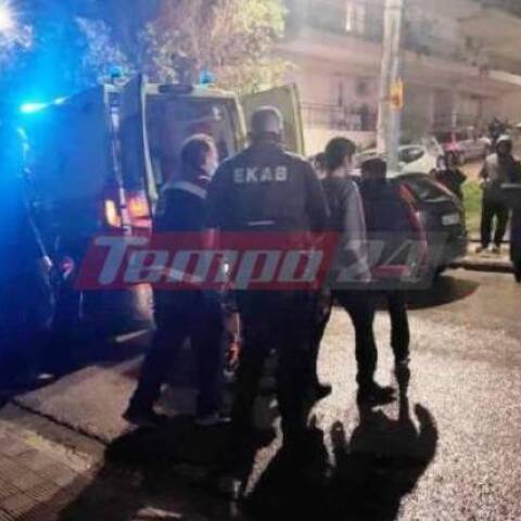 Εικόνα από τη μεταφορά του θύματος με ασθενοφόρο του ΕΚΑΒ