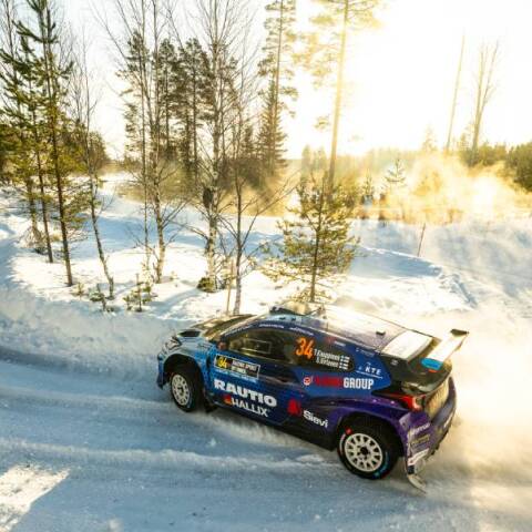 Ράλλυ Σουηδίας: O Evans 1ος καθ’ όλη τη διάρκεια της ημέρας